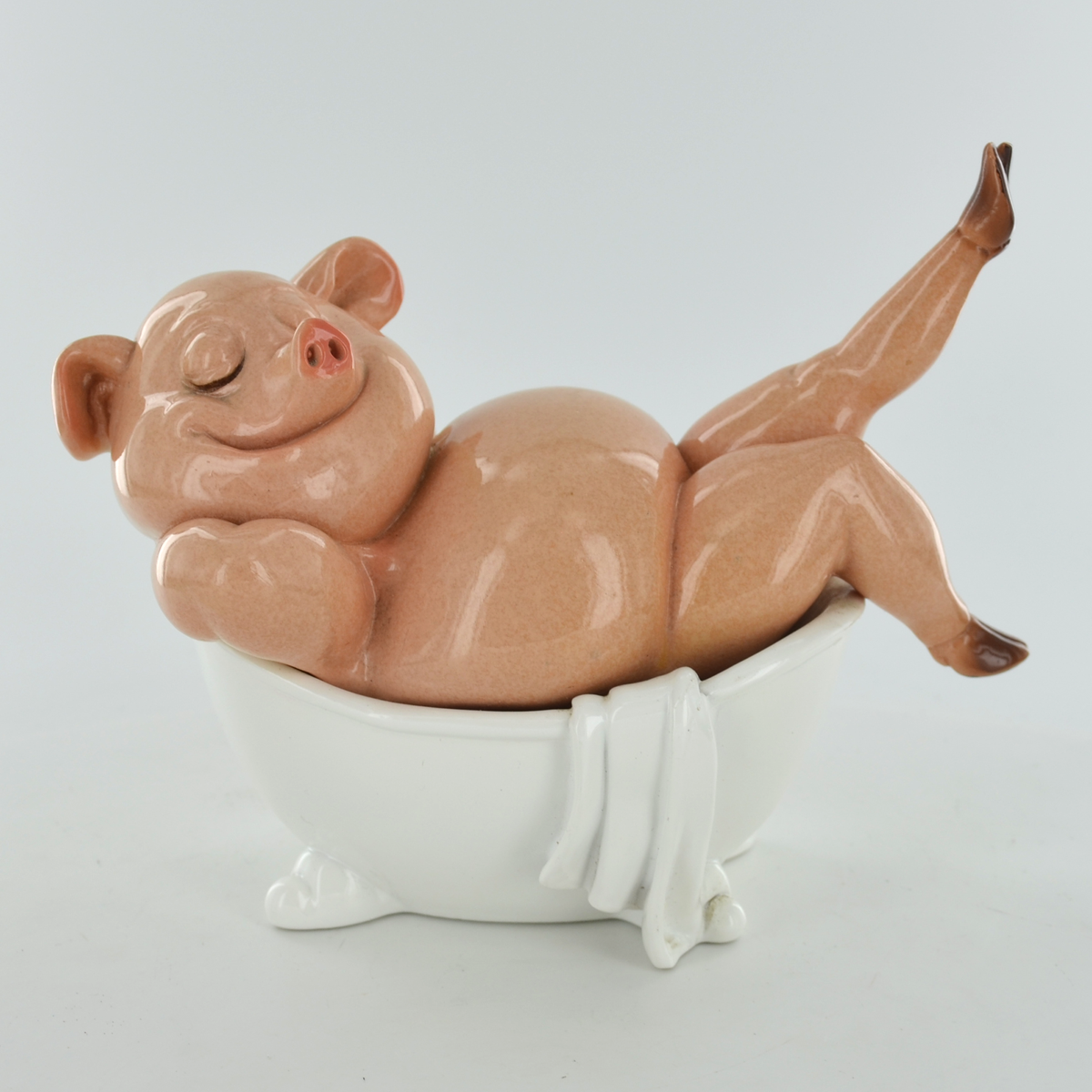 Comical Pig Ornament - Bath - TwoBeeps.co.uk