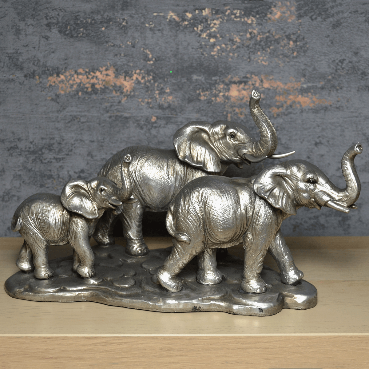Antique Silver Elephant Family Ornament - TwoBeeps.co.uk