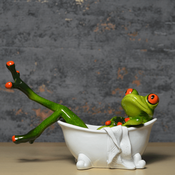 Comical Frog Ornament - Bath - TwoBeeps.co.uk