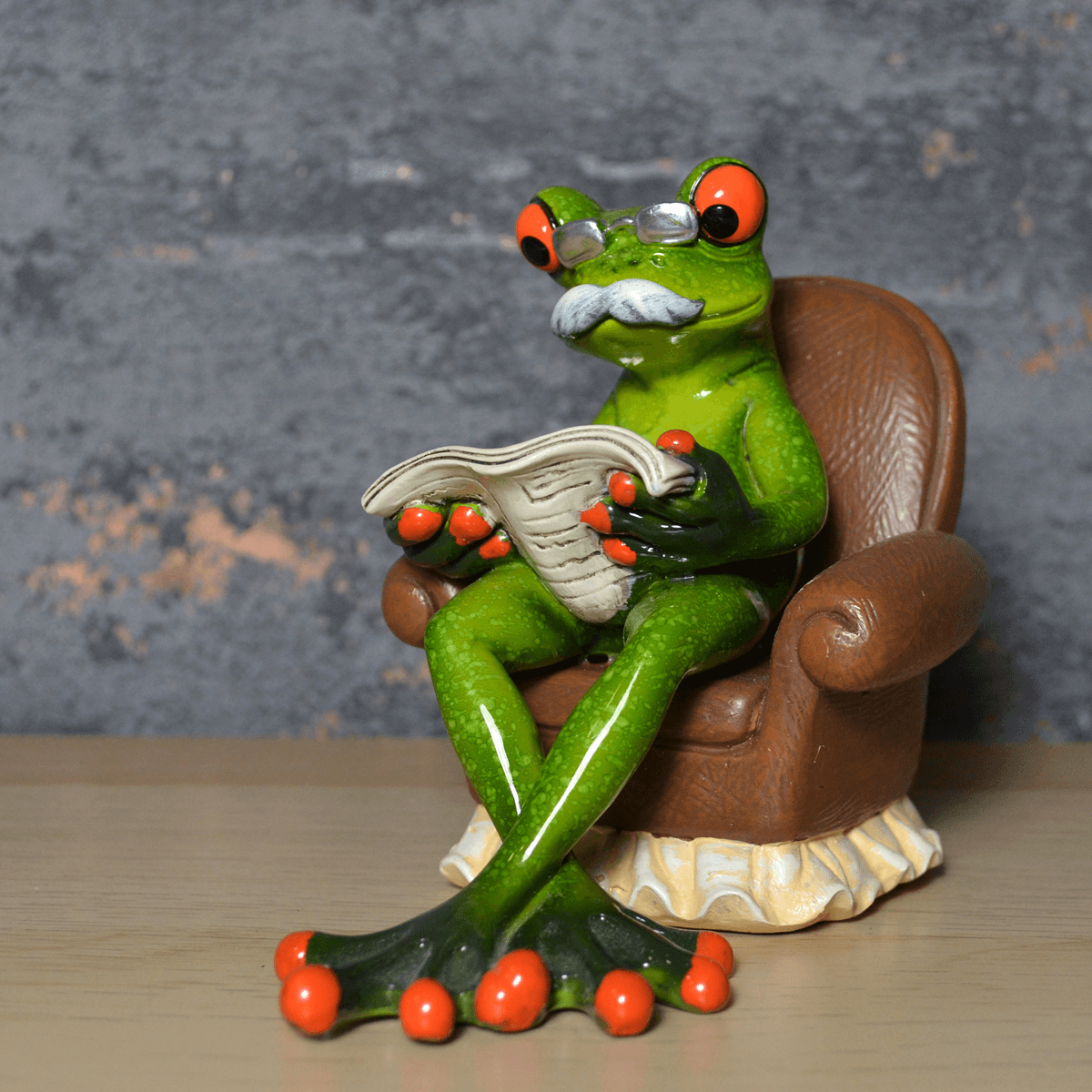 Comical Frog Ornament - Grandad - TwoBeeps.co.uk